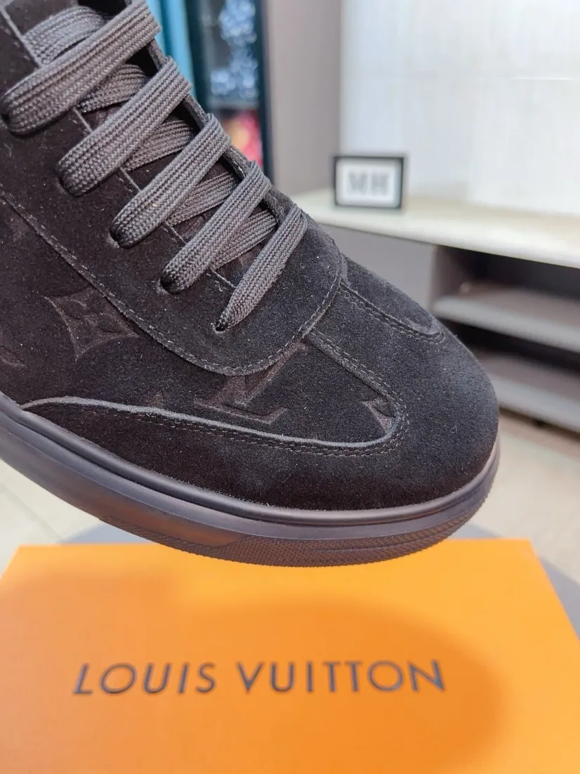 Ex-factory price 420🌹🌹[LV] The latest masterpiece of high-top men's shoes: the upper is made of Italian imported first-layer cowhide with special materials➕full genuine leather lining🔥, making walking more convenient and comfortable! Exclusive new style, stunning work [color]! Create a fashionable personality to set off your uniqueness! A must-have for trendy men! Classic🔥Number: 38-44